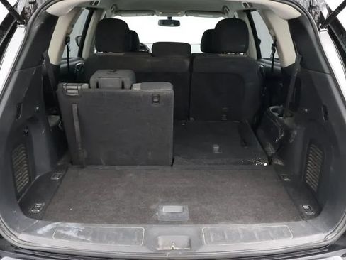 Used 2017 Nissan Pathfinder SV AWD/4WD image 16
