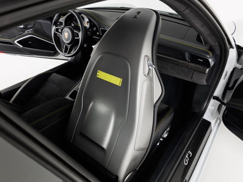 Used 2018 Porsche 911 GT3 RWD image 47