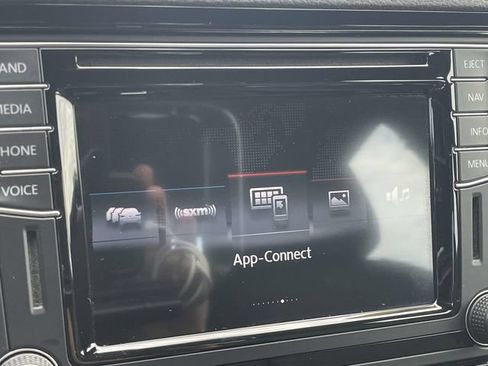 Used 2017 Volkswagen Jetta GLI FWD image 27