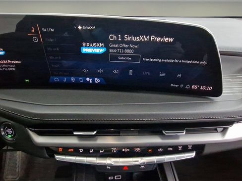 Used 2024 Cadillac XT4 Premium Luxury image 16