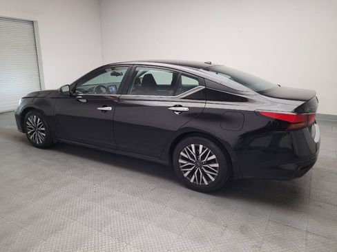 Used 2023 Nissan Altima 2.5 SV FWD image 3