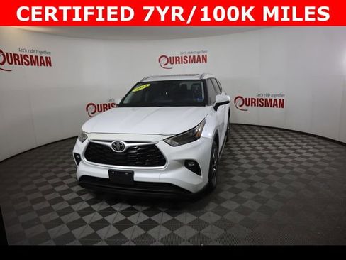 Used 2023 Toyota Highlander XLE FWD image 1