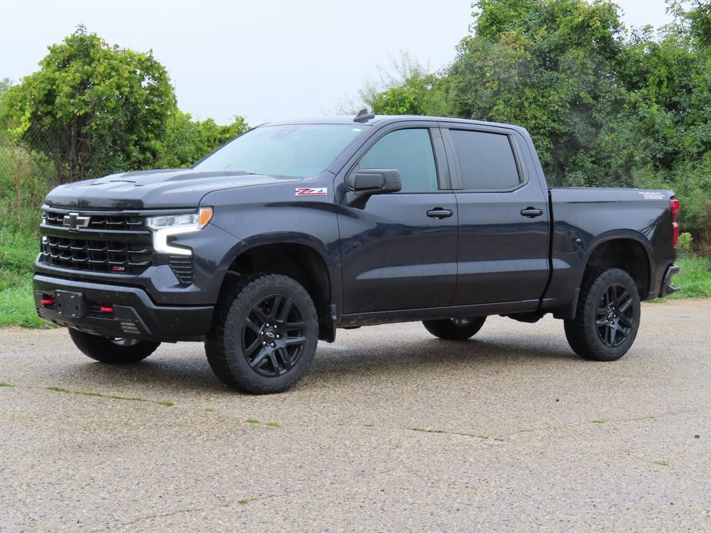 Used 2024 Chevrolet Silverado 1500 LT Trail Boss w/ Convenience Package II AWD/4WD image 8