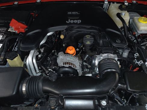 Used 2018 Jeep Wrangler Unlimited Sport S image 30