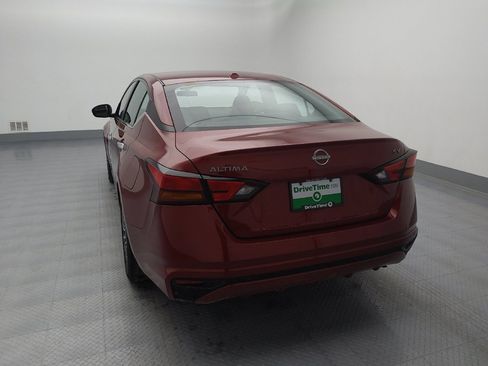 Used 2024 Nissan Altima 2.5 SV image 6