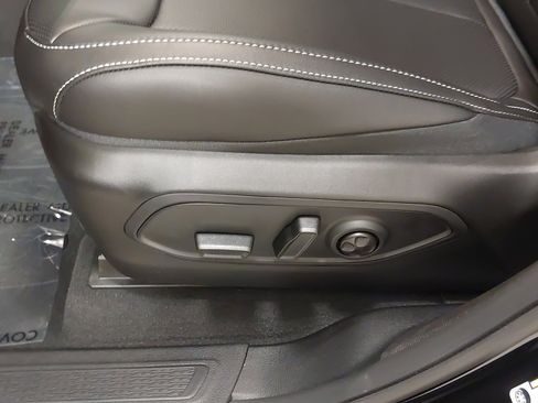 New 2025 Jeep Grand Cherokee L Limited w/ Luxury Tech Group II image 37