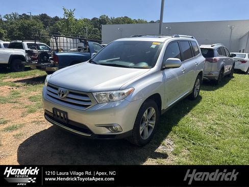 Used 2011 Toyota Highlander Limited w/ Tow Pkg AWD/4WD image 1