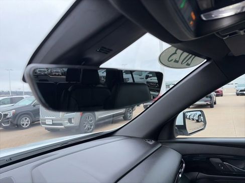 Used 2023 Chevrolet Traverse RS w/ LPO, Floor Liner Package image 30