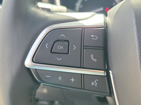 Used 2021 Toyota Highlander XLE FWD image 22
