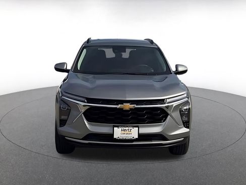 Used 2025 Chevrolet Trax LT image 4