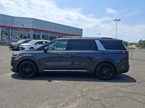 Used 2024 Kia Carnival SX Prestige FWD image 4