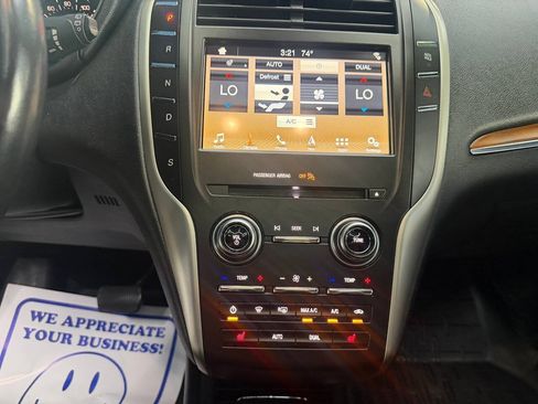 Used 2019 Lincoln MKC Select w/ Vista Value Package AWD/4WD image 13
