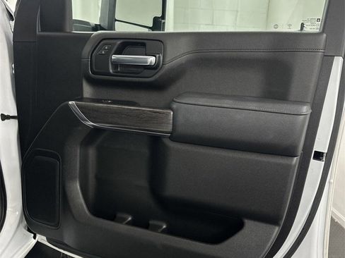 Used 2022 Chevrolet Silverado 2500 LTZ w/ LTZ Plus Package image 36