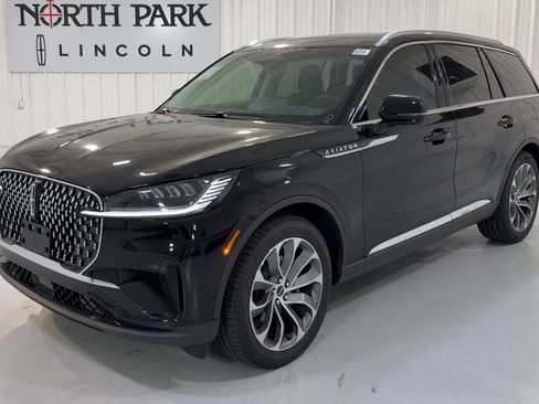 New 2026 Lincoln Aviator 2WD image 5