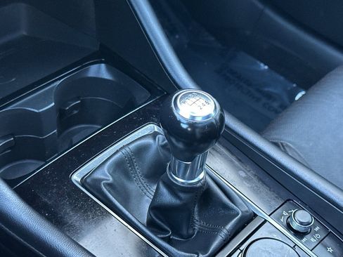 Used 2025 MAZDA MAZDA3 2.5 S Hatchback w/ Premium Pkg image 34