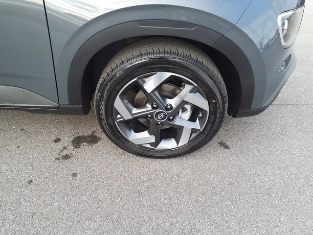 Used 2026 Hyundai Venue SEL FWD image 32
