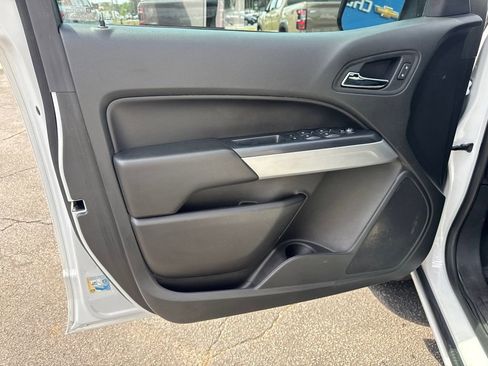 Used 2021 Chevrolet Colorado LT w/ Safety Package AWD/4WD image 11