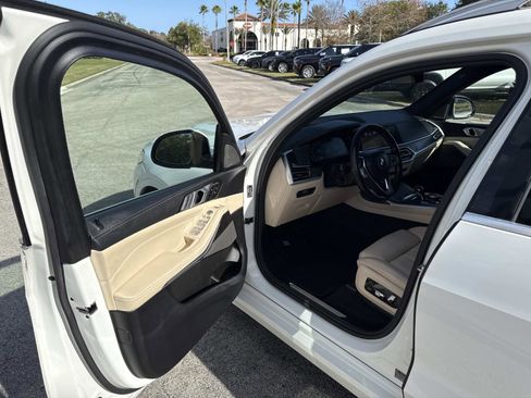 Used 2021 BMW X7 xDrive40i w/ Premium Package image 19