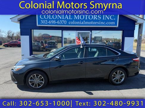 Used 2017 Toyota Camry SE FWD image 1