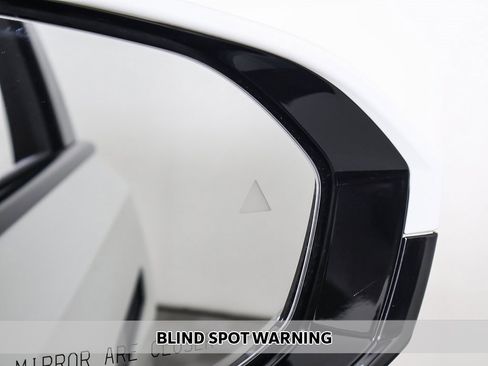 Used 2023 BMW 760i xDrive w/ Parking Assistance Package image 7