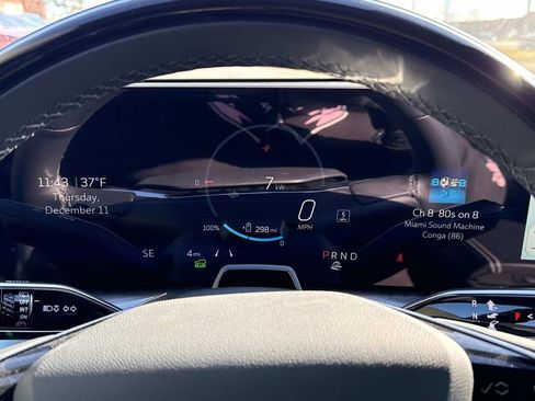 New 2026 Cadillac Vistiq Luxury image 18