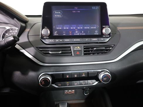 Used 2021 Nissan Altima 2.5 SR AWD/4WD image 16