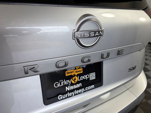 Used 2024 Nissan Rogue SV FWD image 16