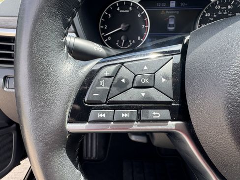 Used 2023 Nissan Altima 2.5 SL FWD image 10