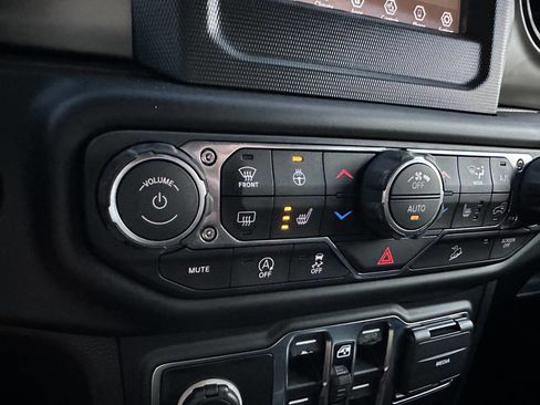 Used 2019 Jeep Wrangler Unlimited Sport S image 56