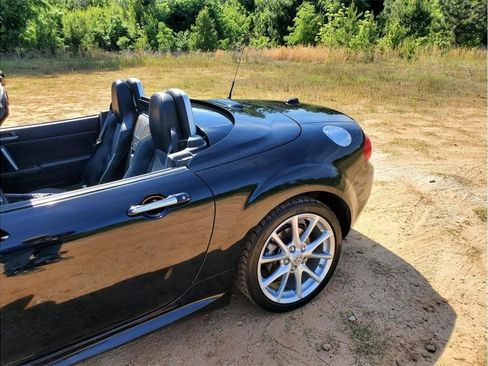 Used 2010 MAZDA MX-5 Miata Grand Touring w/ Premium Pkg RWD image 7