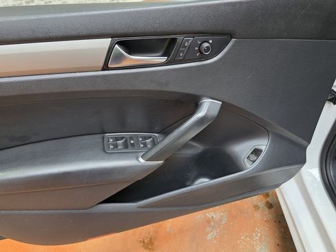 Used 2021 Volkswagen Passat 2.0T SE image 19