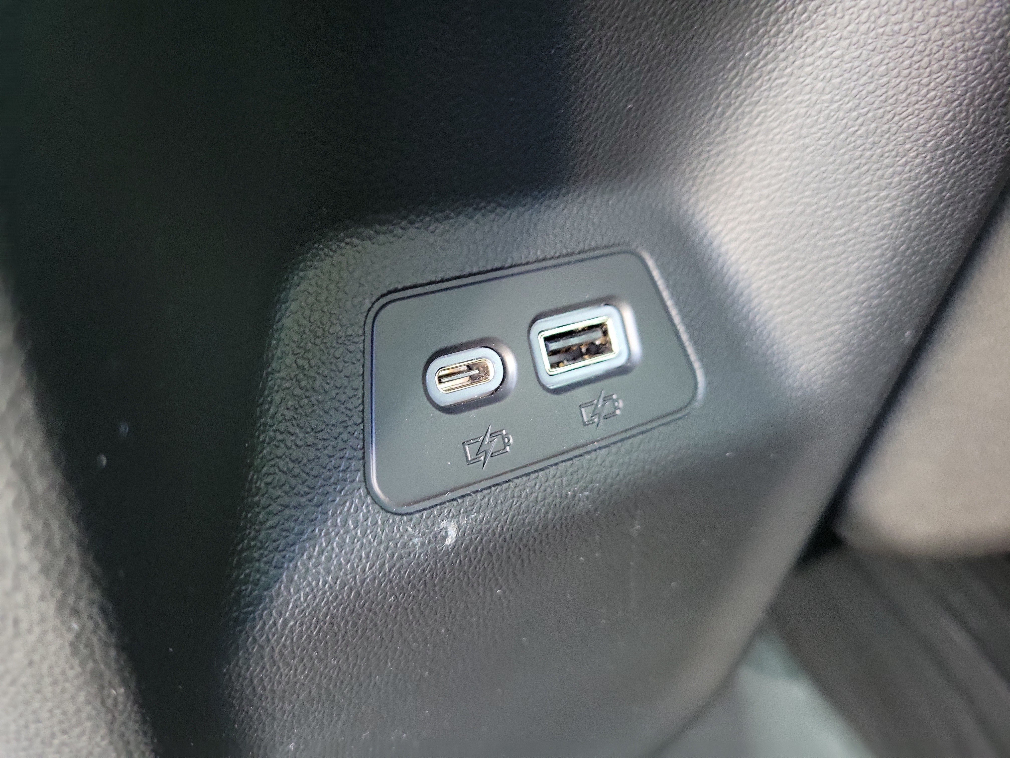 Used 2023 Buick Envision Essence w/ Sport Touring Package AWD/4WD image 13
