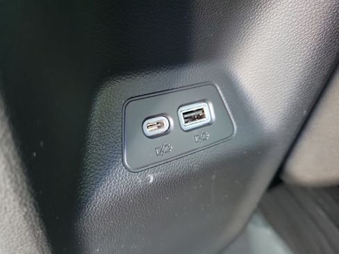 Used 2023 Buick Envision Essence w/ Sport Touring Package AWD/4WD image 13