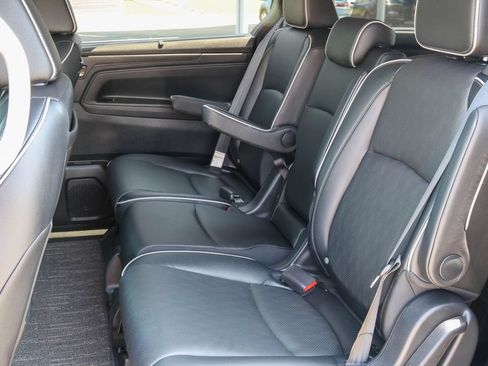 Used 2024 Honda Odyssey Elite image 9