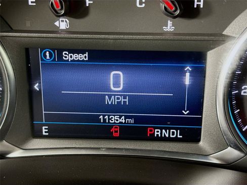Used 2023 Chevrolet Equinox RS AWD/4WD image 2