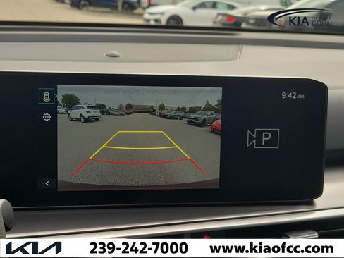 Certified 2025 Kia Sorento LX FWD image 26