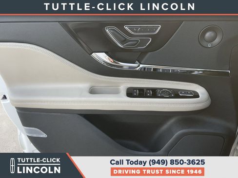 New 2025 Lincoln Corsair Reserve w/ Equipment Group 202A image 20