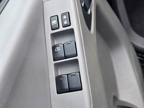 Used 2021 Nissan Frontier SV w/ Midnight Edition Floor Mats AWD/4WD image 21
