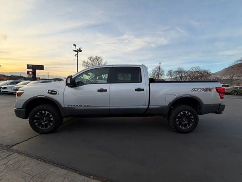 Used 2018 Nissan Titan PRO-4X w/ Pro-4x Utility Package AWD/4WD image 9