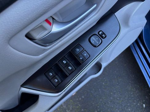 Used 2015 Toyota Camry LE image 16