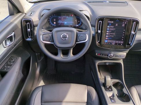 New 2025 Volvo XC40 B5 Core w/ Protection Package Premier image 14