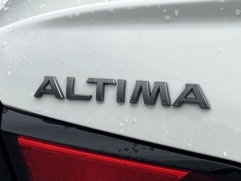 Used 2024 Nissan Altima 2.5 S FWD image 21