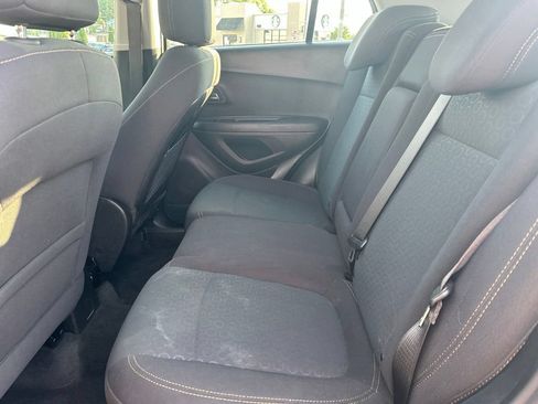 Used 2020 Chevrolet Trax LS w/ LPO, Protection Package FWD image 16