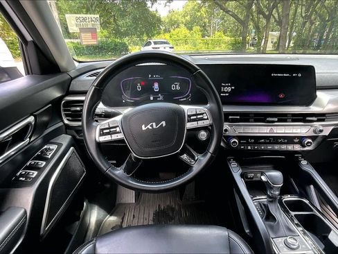 Used 2024 Kia Telluride S AWD/4WD image 8