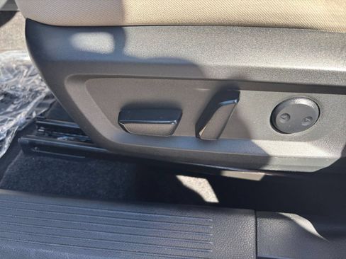 Used 2025 Nissan Rogue SV FWD image 23