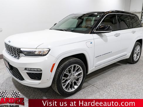 Used 2023 Jeep Grand Cherokee Summit w/ Luxury Tech Group V AWD/4WD image 2