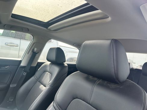 Used 2024 Honda Civic EX-L image 5