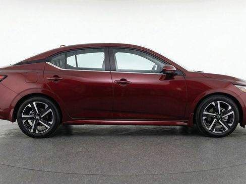 Used 2025 Nissan Sentra SV image 11