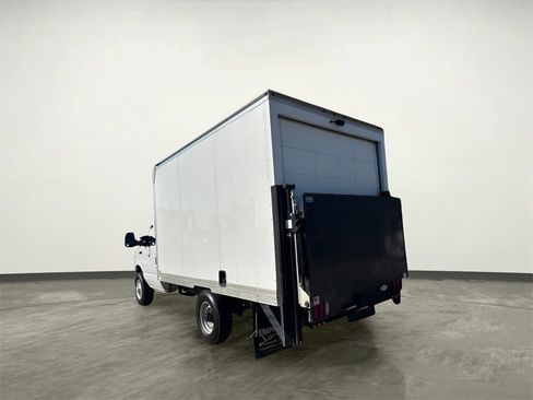 Used 2022 Ford E-350 and Econoline 350 Super Duty w/ Power Windows & Locks Group image 6