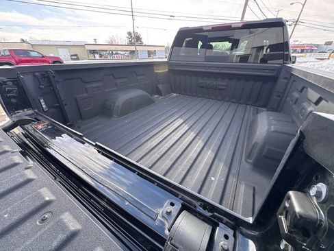 Used 2023 GMC Sierra 1500 Elevation w/ Preferred Package image 31